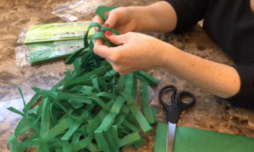 How to Make Tissue Shred: A great vase filler