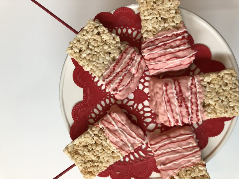 Cupid’s Rice Krispie Treat Pops
