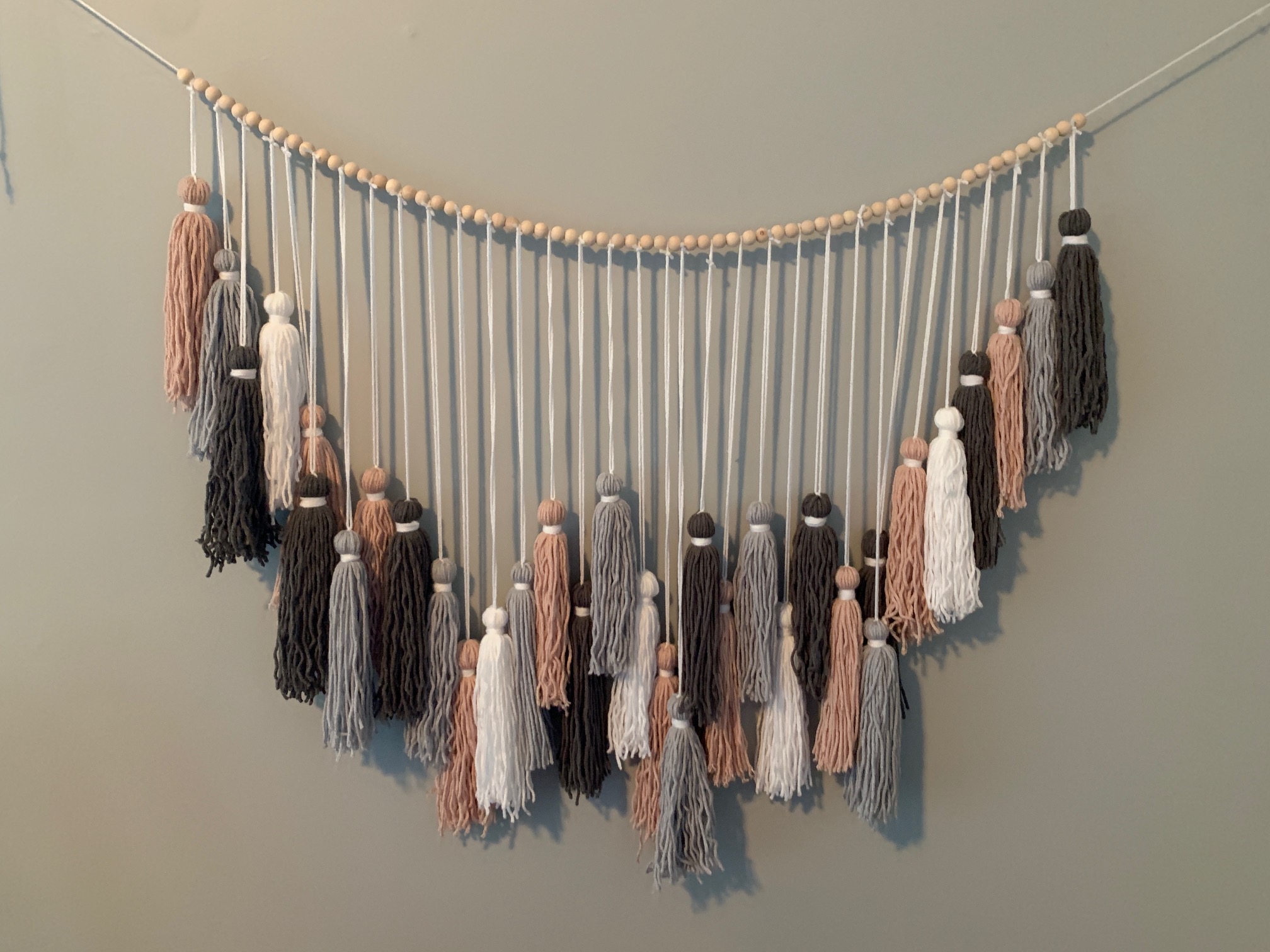 Boho Yarn Tassel Garland: DIY - My Inspiration Corner