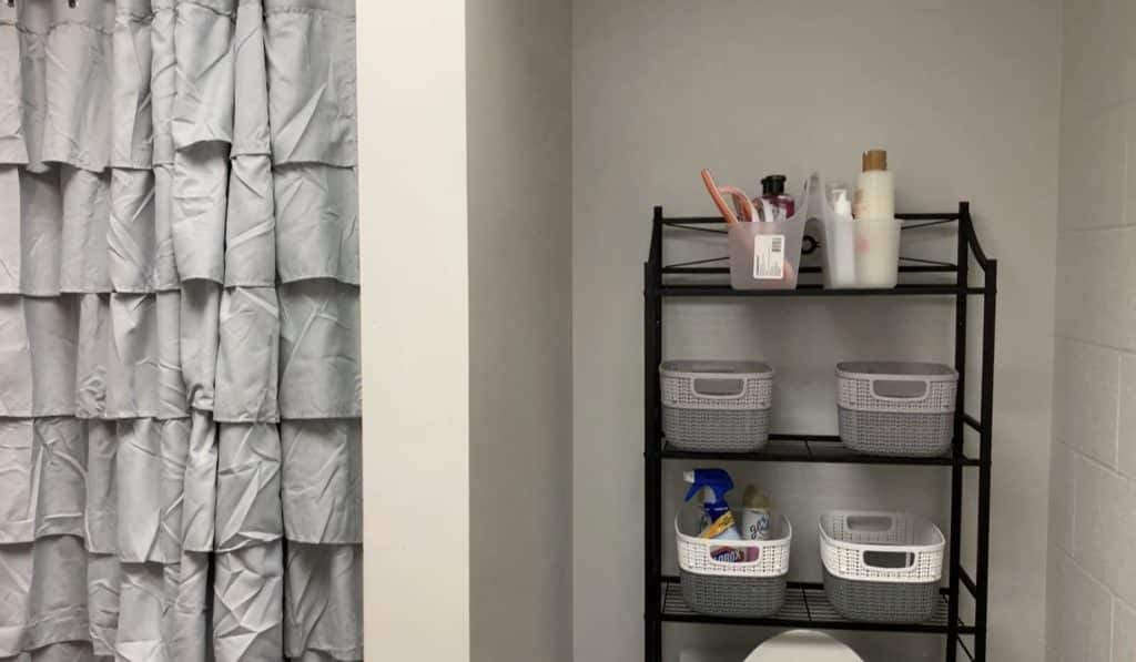 dorm room tour bathroom AFTER