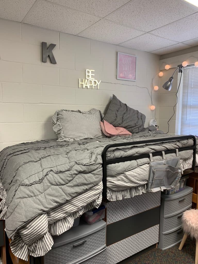 Dorm Room Tour - Bed