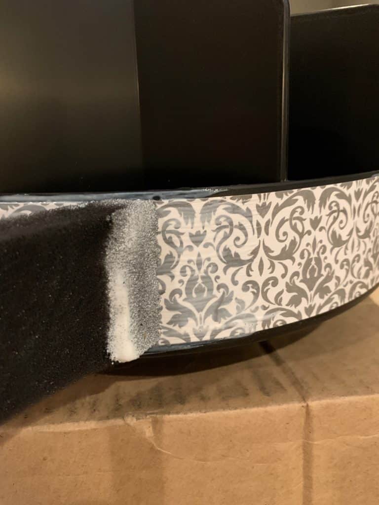 Revolving Snack Tray: DIY decoupage with paper for dorm room