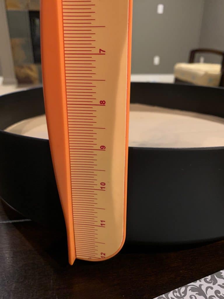 Revolving Snack Tray: DIY decoupage with paper for dorm room