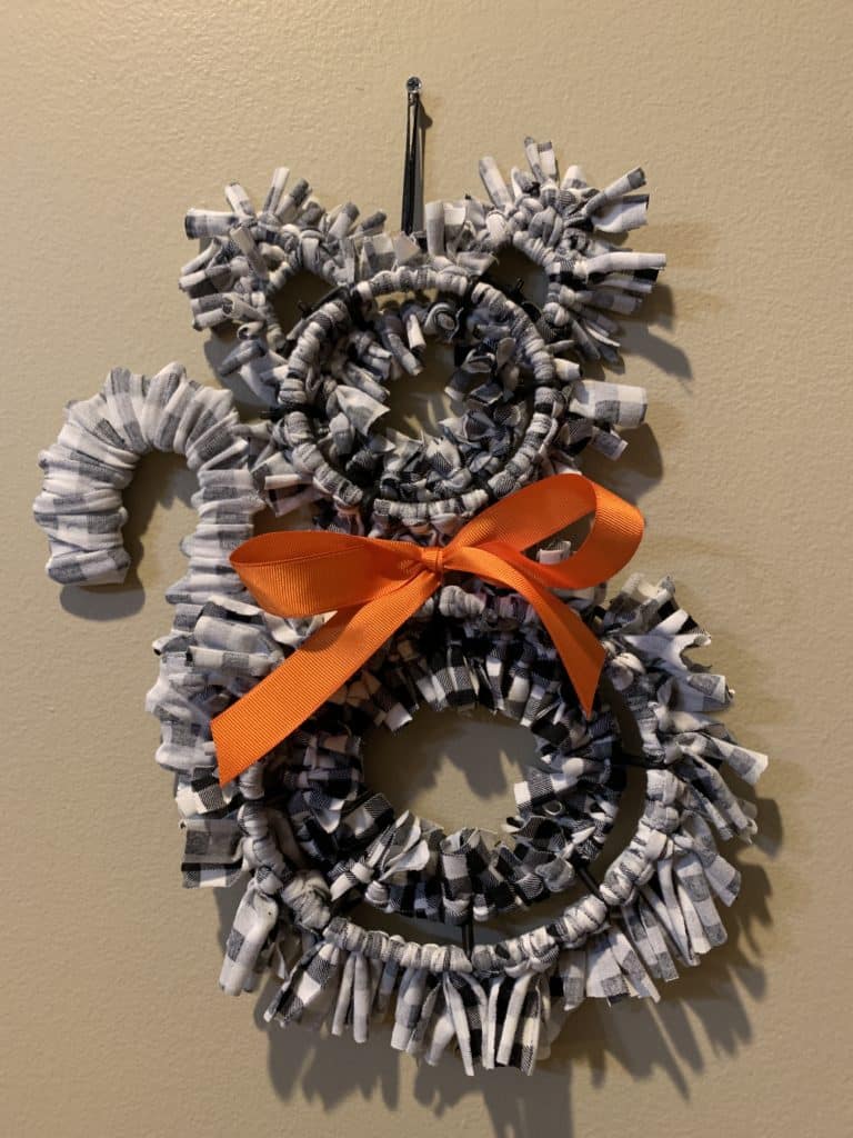 Halloween Decor DIY: Tinsel Cat from Dollar Tree