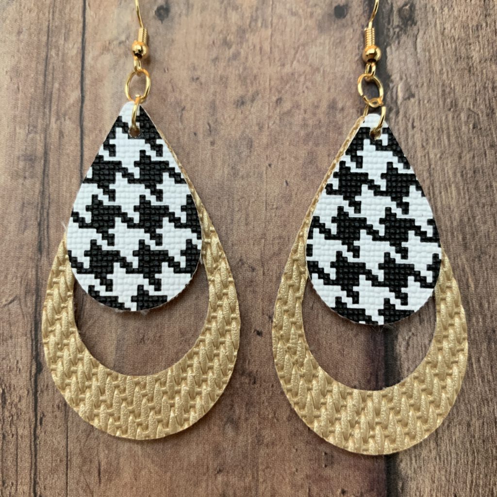 hallow leaf faux leather earrings