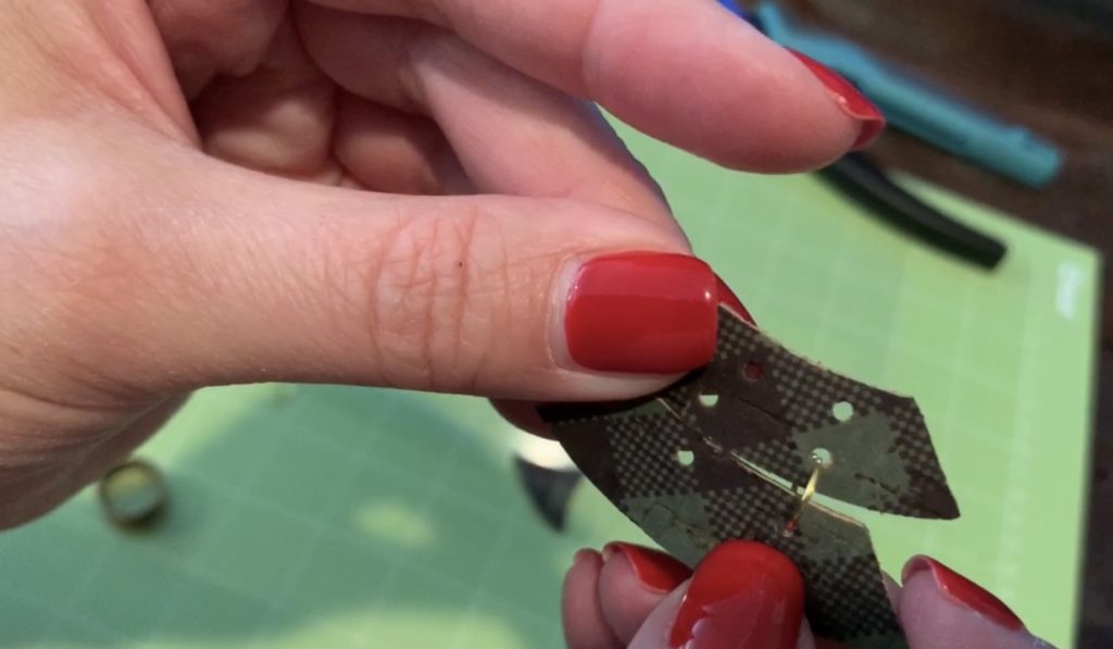 assembling the diy tree earringgs