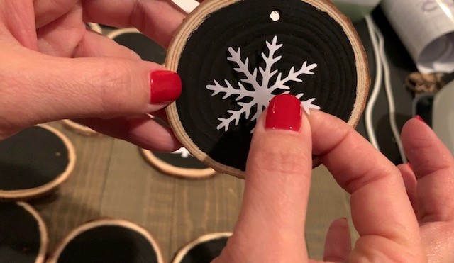 Making Wood Slice Ornaments with Cricut, paint, and vinyl