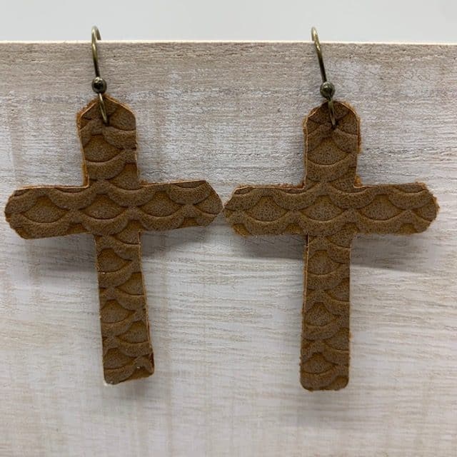 Cricut leather earrings diy