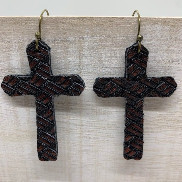 Cricut leather earrings diy