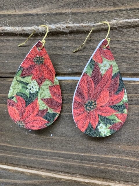 Cut geuniune leather with a Cricut to make these diy leather earrings