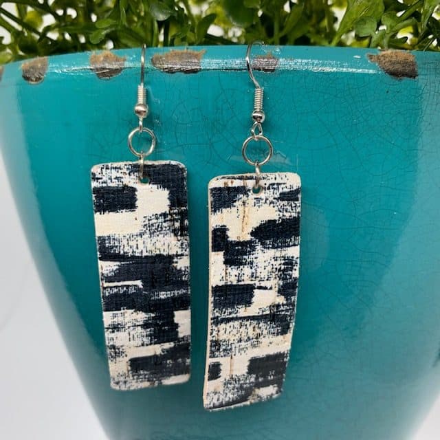 Leather Bar Earrings diy, black and white pattern