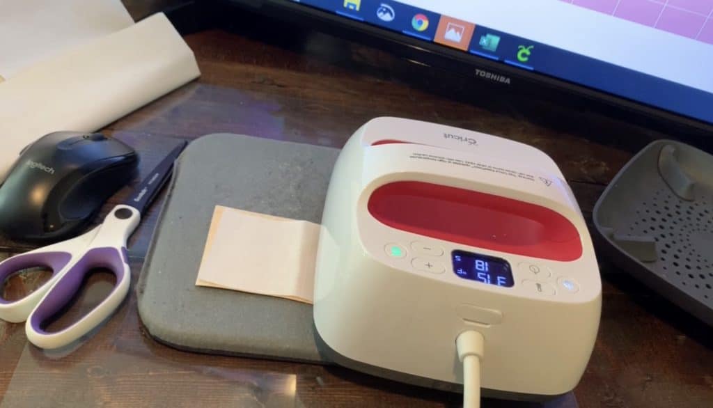 Cricut Easy Press apply Heat n Bond