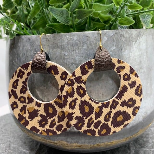 circle leather earrings diy