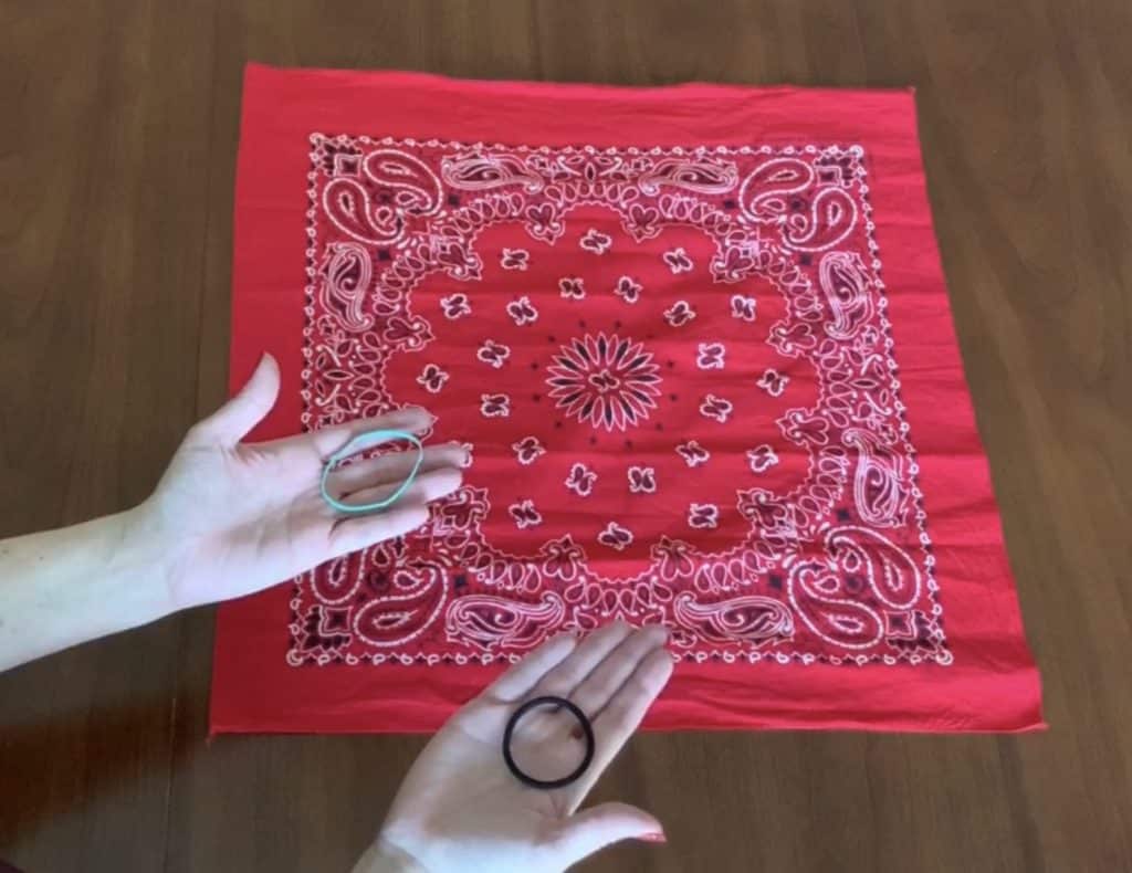 diy no-sew face mask with bandana and hair ties