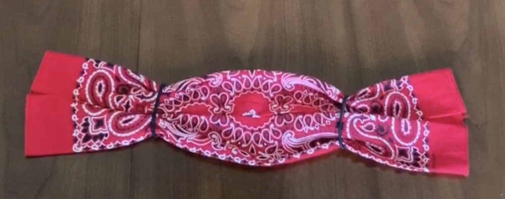 diy no-sew face mask with bandana and hair ties