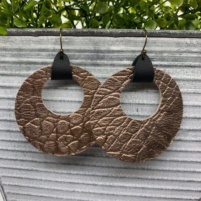 diy leather circle cutout earrings