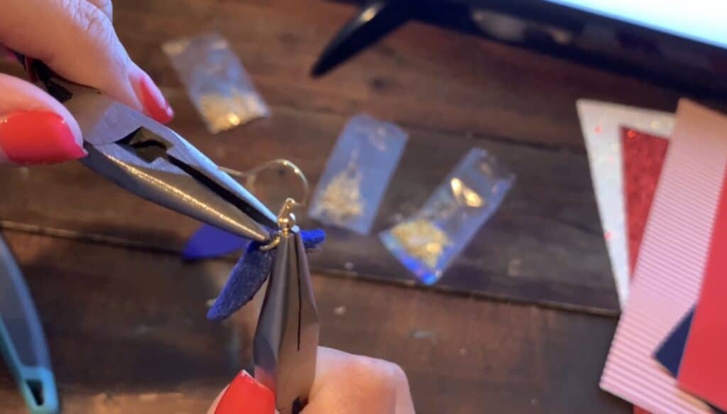 making 4th of July leather earrings