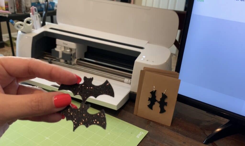 diy bath earrings for Halloween diy