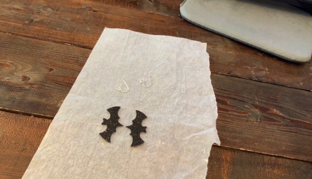 diy bath earrings for Halloween diy