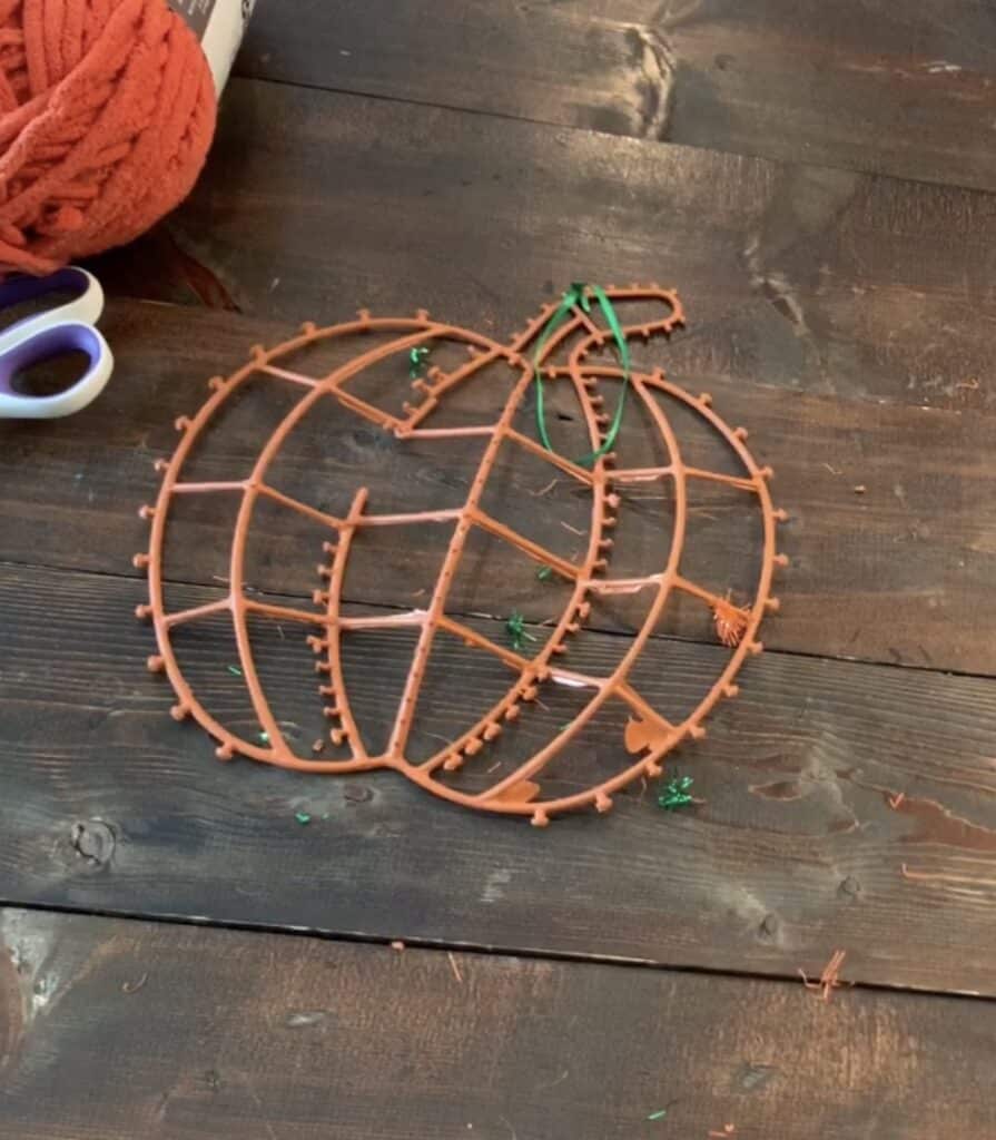 dollar tree tinsel wreath when the tinsel has been removed