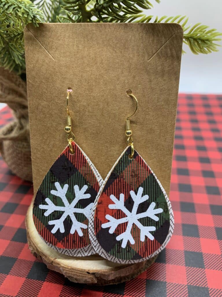 faux leather snowflake earrings diy