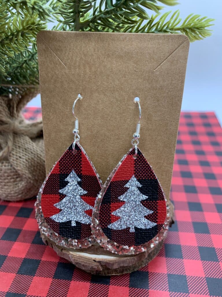 Christmas Tree Earrings DIY on a Cricut