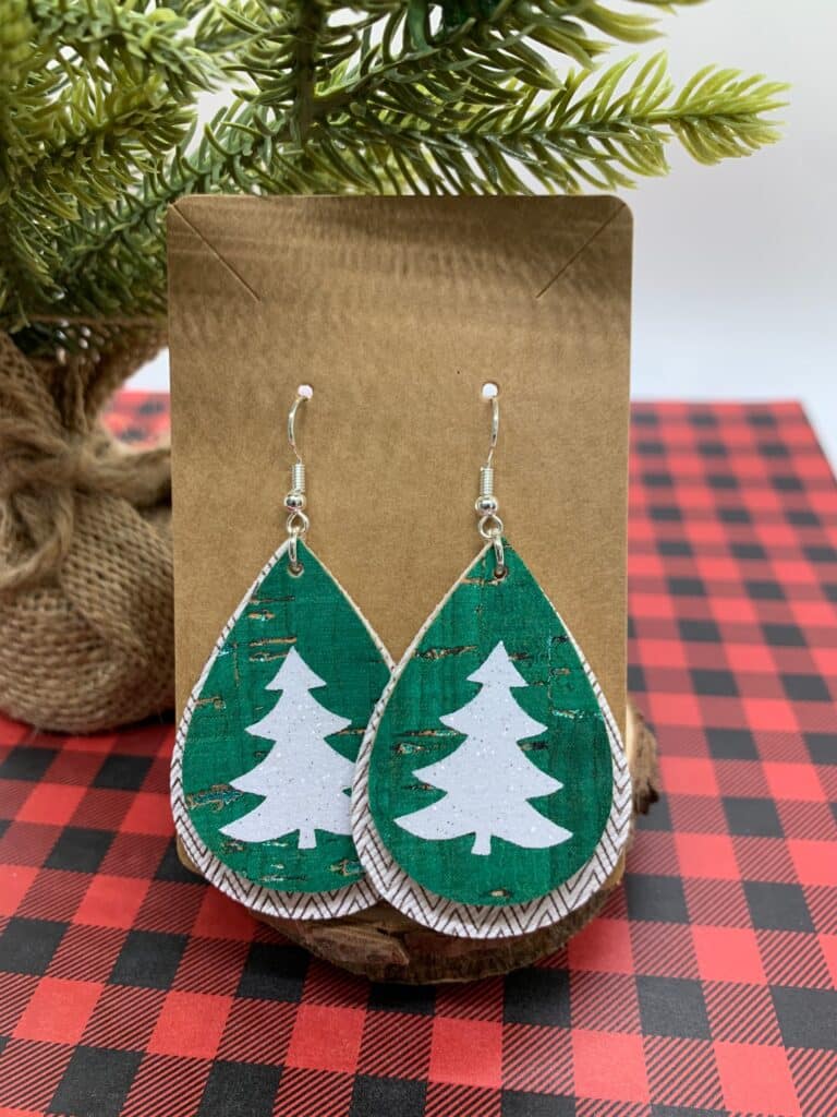 Christmas Tree Earrings DIY on a Cricut