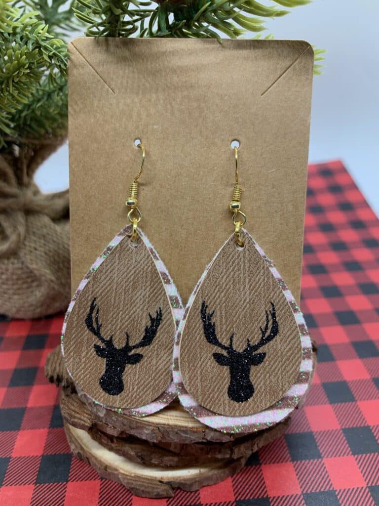 reindeer faux leather earrings diy