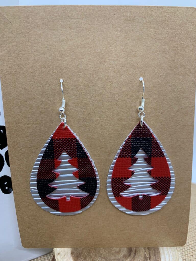 diy Christmas tree faux leather earrings made on a Cricut machine